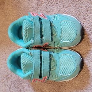 Teal and Hot Pink New Balance 888 sz 6